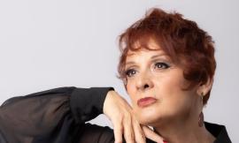 Mafalda Minnozzi torna a casa: a San Severino omaggia Mina e Vanoni