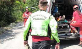 Pioraco, infortunio lungo il sentiero dei Vurgacci: soccorsa donna di 68 anni