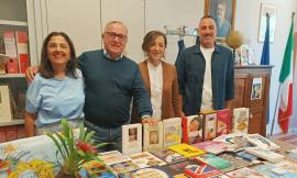 Treia, 500 libri donati alle scuole per avvicinare i ragazzi alla lettura e "disconnetterli" dagli schermi