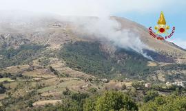 Rogo sui Sibillini, intervento di un elicottero a Montemonaco