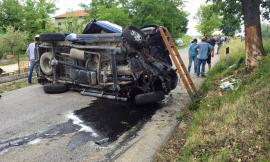 Si ribalta col pick up e resta intrappolato tra le lamiere: grave un 28enne di Colmurano