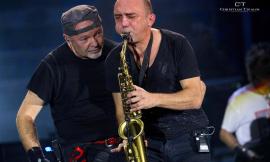 Il sassofonista di Vasco sabato sera al Rewind di Tolentino