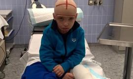 Paura per il piccolo Simone per un'emorragia alla gamba