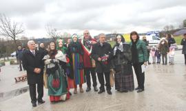 La festa della Befana a Piediripa vince la pioggia