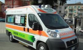 Si affaccia per vedere la spiaggia: 51enne finisce in ospedale