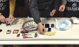 Blitz della Finanza all'Hotel House: tre arresti e mezzo chilo di eroina sequestrata