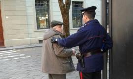 Tentano di truffare un anziano, ma sono costrette a scappare