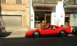 Curiosità per la Ferrari posteggiata a Civitanova col contrassegno per invalidi