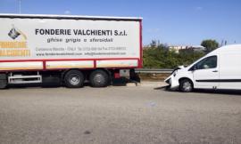 Scudo tampona un tir: conducente trasportato in ospedale