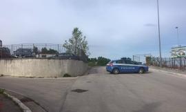 Macerata, tragedia in via Chinnici: uomo si uccide sparandosi con la pistola