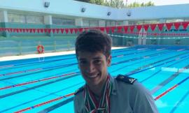 Renato Ferrante si allena nella Piscina Comunale