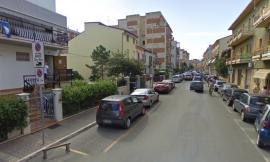 "Due nomadi si aggirano in via Regina Margherita armate di piede di porco": è allarme a Civitanova