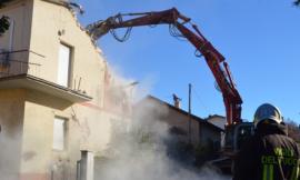 Sisma, al via l'attività di abbattimento nel rione Uvaiolo a San Severino