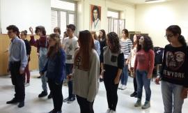 I ragazzi del Liceo Leopardi alle prese con "TeatroaScuola" - FOTO