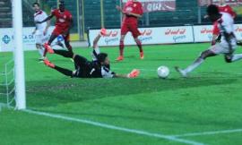 Il derby Ancona-Maceratese finisce 1-1 sotto l'acqua