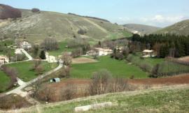 Perde il controllo dell'auto e finisce fuori strada Grave un anziano di Montecavallo