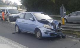Auto contro ambulanza: incidente all'incrocio per il tribunale