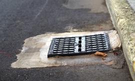 Sforzacosta e il pericolo dei tombini sporgenti