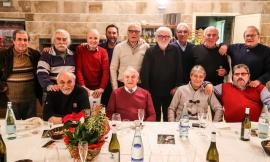 Cena di classe da 49 anni: la 5°B di Macerata festeggia quasi mezzo secolo