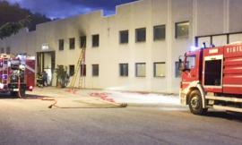 Fiamme in una falegnameria di San Severino