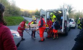 Macerata, scontro fra auto e scooter: centauro portato in eliambulanza ad Ancona