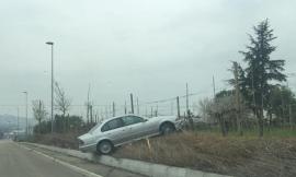 Problemi di parcheggio? Ci si arrangia...