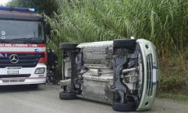 Si ribalta con l'auto: incidente a Chiarino