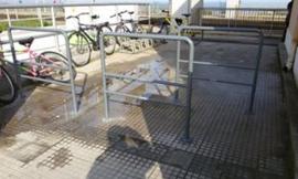 Barriere alla stazione di Porto Potenza, il Comune: "Abbiamo chiesto alle Ferrovie di metterle a norma"