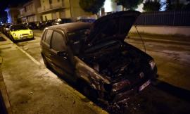 A fuoco una Polo in via dei Mille a Civitanova