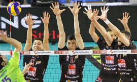 Maratona Lube: vittoria al tie-break dopo l'interruzione per le infiltrazioni di pioggia