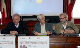 I "Figli di un dio minore" commuovono Macerata