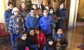 I bambini della primaria di Sforzacosta ricevuti dal sindaco Carancini