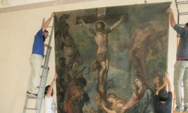 La "Crocefissione del Cristo" spostata dalle Clarisse alla Pinacoteca Comunale