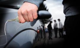 Torna a colpire il danneggiatore seriale delle auto in sosta
