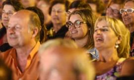 "Lu postarellu su la Comune": grande successo in piazza