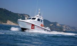Si trancia un piede con l'elica del motore della barca: soccorso in mare dalla Capitaneria di Porto