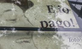 "E io pago": invece dello scontrino sul cruscotto compare Totò