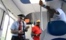 Scoperto sul bus senza biglietto, si rifiuta di scendere: nigeriano denunciato dai carabinieri