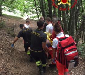 Monte San Vicino, scivola lungo il sentiero: recuperato e soccorso un 80enne