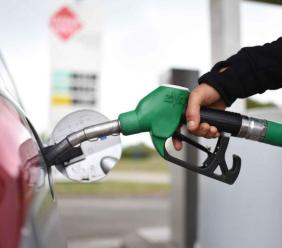 Caro carburante, benzinai pronti allo sciopero per il decreto trasparenza: perché i prezzi sono saliti?