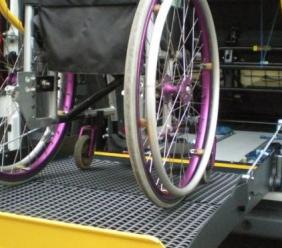 Alunni con disabilità: l’assistenza può essere concessa solo per gli studenti con handicap grave?