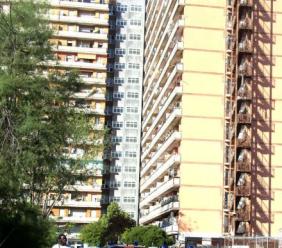 Hotel House: "Criminalità ridotta ma resta allarme degrado". Il Comune chiede aiuto agli Enti sovraordinati Hotel House: "Criminalità ridotta ma resta allarme degrado". Il Comune chiede aiuto agli Enti sovraordinati