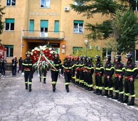 Macerata, commemorazione dei giovani Vigili del Fuoco caduti durante un servizio di emergenza (VIDEO e FOTO)