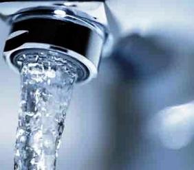 Urbisaglia, scatta l’ordinanza per il risparmio idrico: vietati irrigazione, lavaggi e piscine