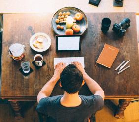 Work in progress, dal lavoro agile ai mestieri destinati a scomparire: come sarà il mondo nel 2030?
