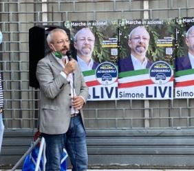 Macerata, Simone Livi inaugura la sua sede elettorale in Corso Cairoli