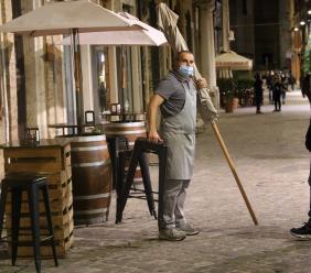Macerata, ristoratori e baristi tra speranze e lacrime: "Punteremo su asporto e consegne" Macerata, ristoratori e baristi tra speranze e lacrime: "Punteremo su asporto e consegne"