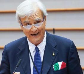 Porto Sant'Elpidio, festa provinciale della Lega. Ospiti Antonio Maria Rinaldi e i candidati al Parlamento Porto Sant'Elpidio, festa provinciale della Lega. Ospiti Antonio Maria Rinaldi e i candidati al Parlamento