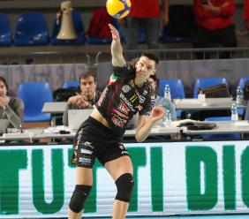 Lube, tegola Nikolov: arriva la squalifica, non ci sarà per la sfida contro Milano che vale il sesto posto Lube, tegola Nikolov: arriva la squalifica, non ci sarà per la sfida contro Milano che vale il sesto posto