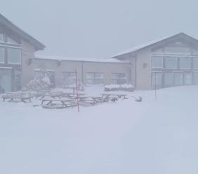 Bufera di neve a Frontignano: chiuse le piste da sci